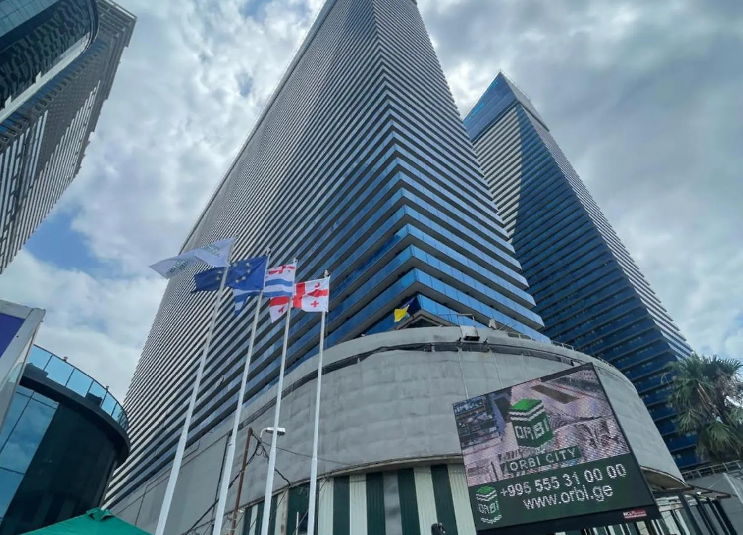 Hotel Orbi City Panorama Towers Batumi 5*,